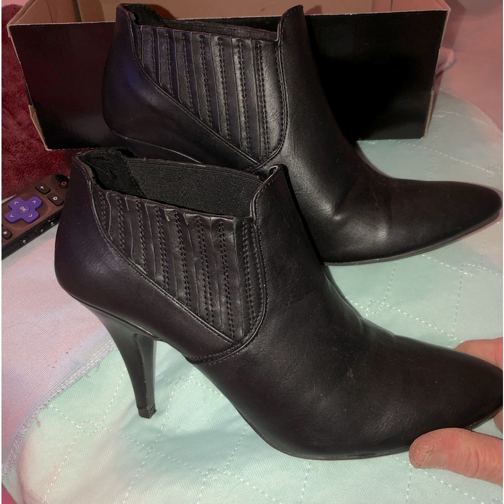 Ladies size 10 M (B) A.N.A. BAMBI~~color~~Black
